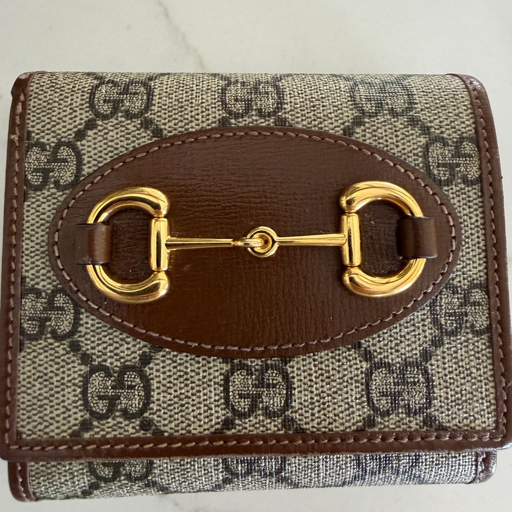 Gucci Horsebit Brown Leather Supreme Logo compact Wallet with Gold HW dustbag